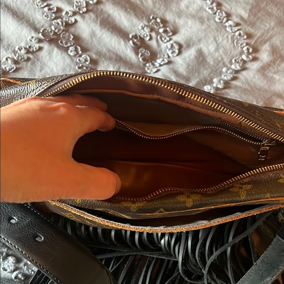 Louis Vuitton Brown and Black Fringe Crossbody Bag. consider reasonable offers - Picture 4 of 7